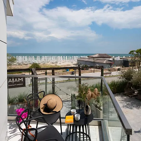 Sea Breeze Chill Out Infinity & Pool-parking Năvodari