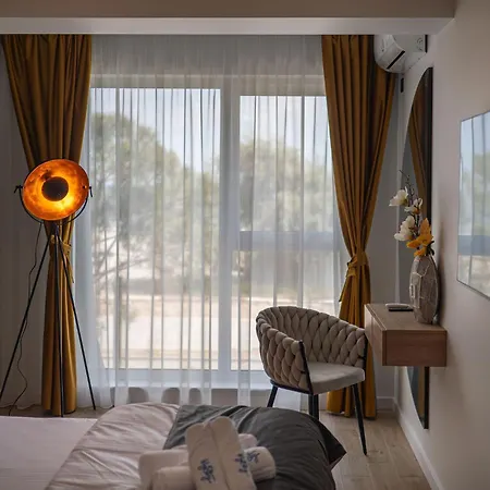 Sea Breeze Chill Out Infinity & Pool-parking *
