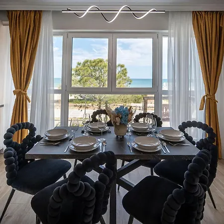 Apartment Sea Breeze Chill Out Infinity & Pool-parking *
