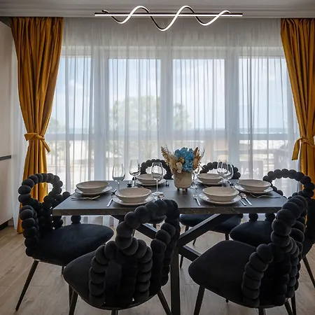 Sea Breeze Chill Out Infinity & Pool-parking