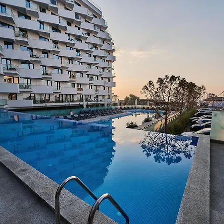 Sea Breeze Chill Out Infinity & Pool-parking Năvodari